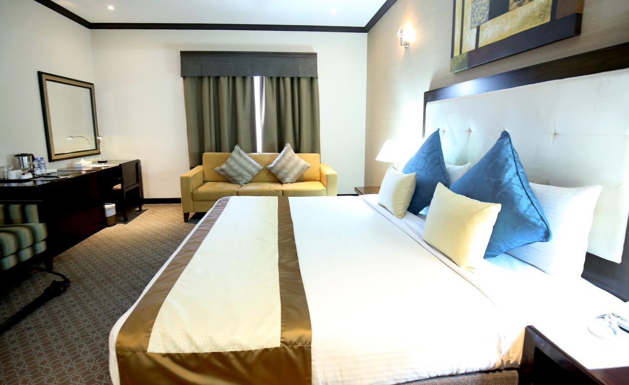 London Crown Hotel Dubai Exteriör bild