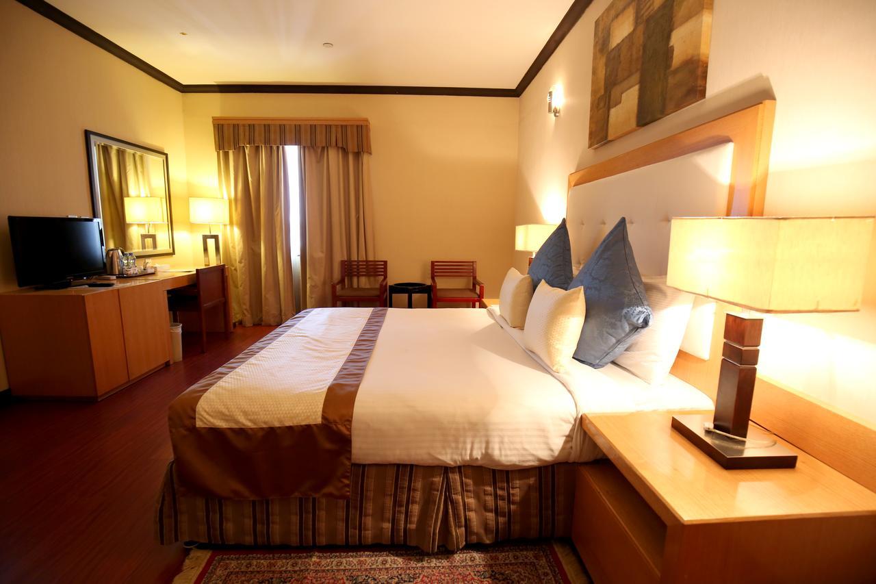 London Crown Hotel Dubai Exteriör bild
