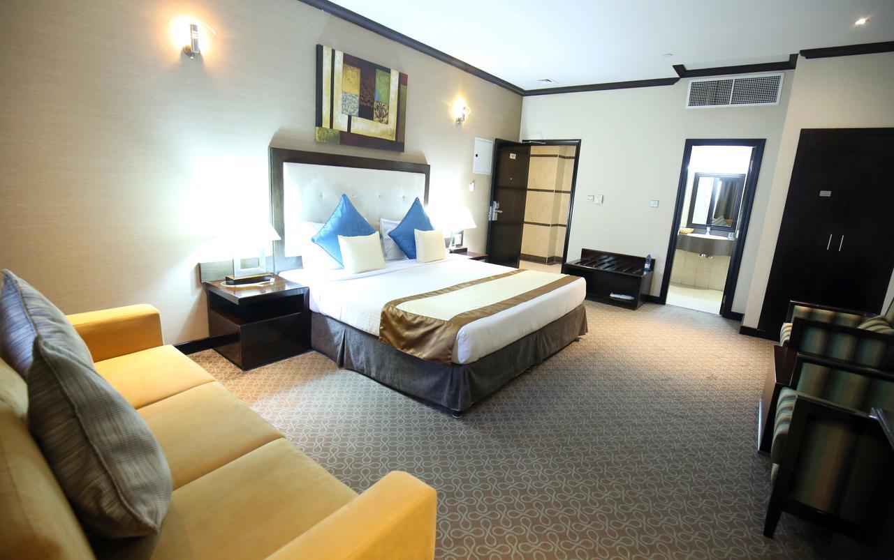 London Crown Hotel Dubai Exteriör bild