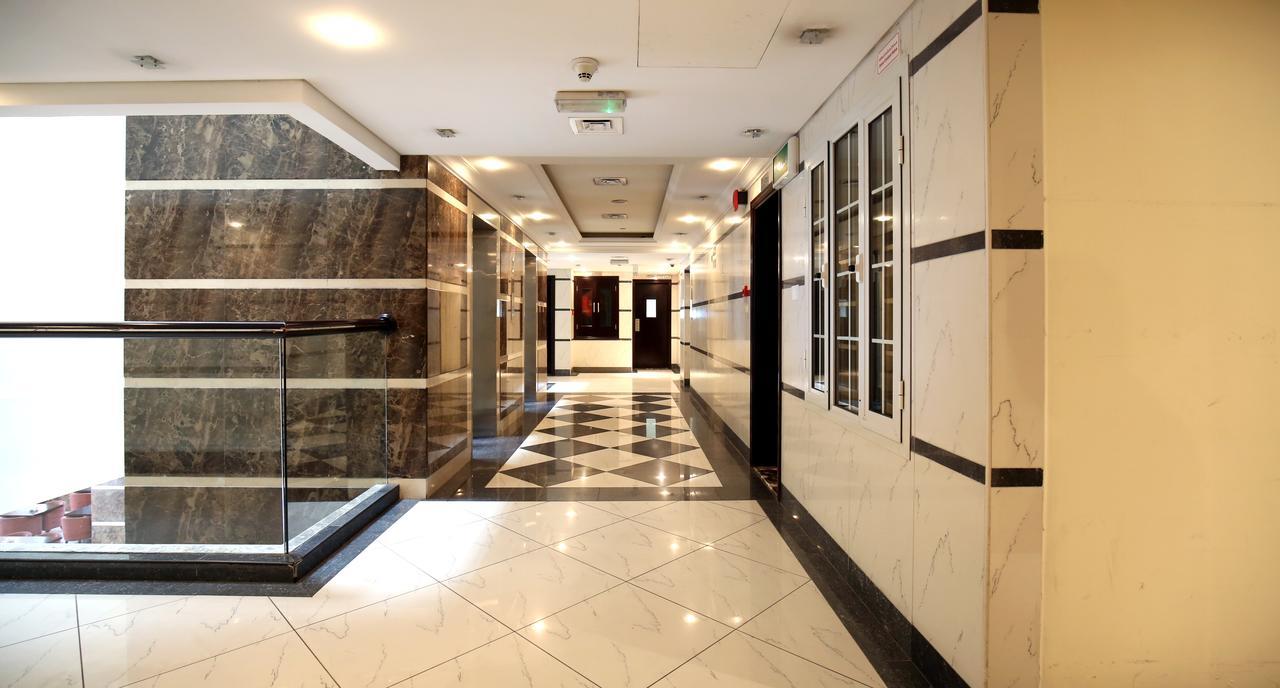 London Crown Hotel Dubai Exteriör bild